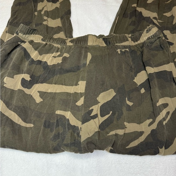 Womens Camouflage Cargo Pants - Picture 5 of 5